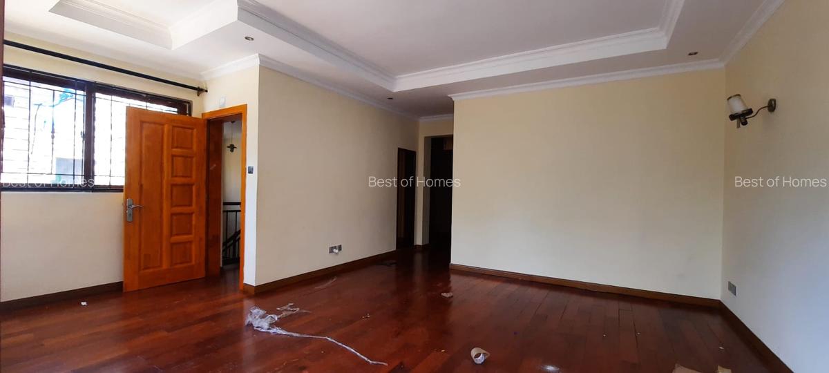5 Bed Townhouse with En Suite in Lavington - 14