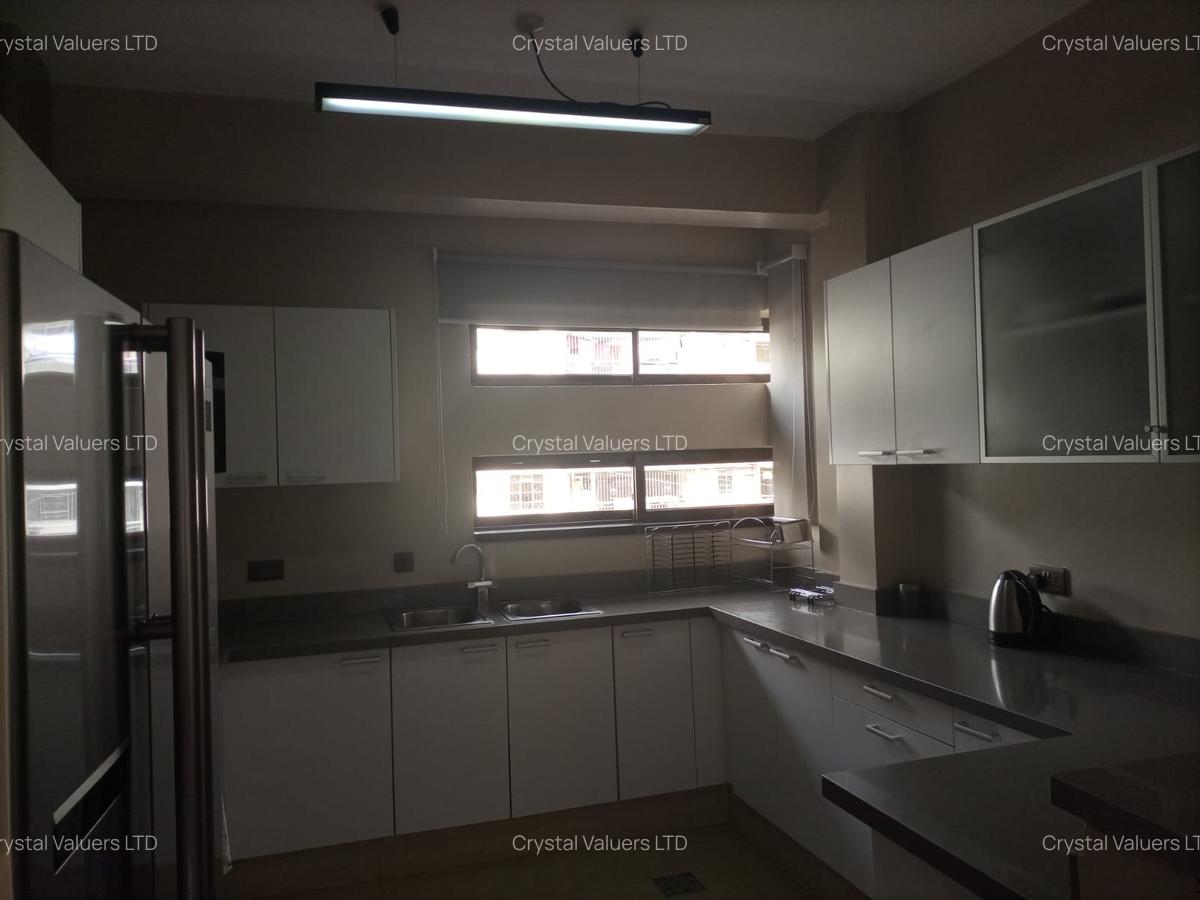 2 Bed Apartment with En Suite in Lavington - 7