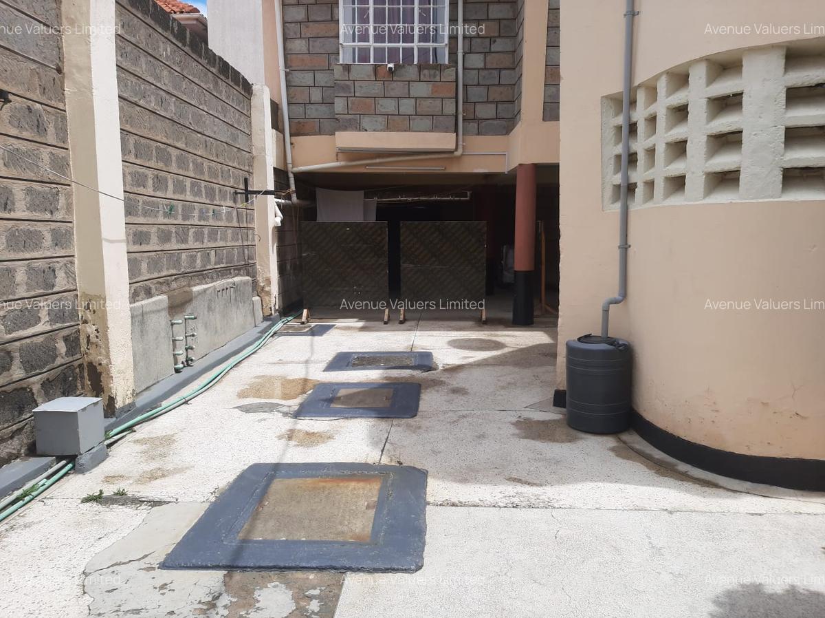 10 Bed House with En Suite at Chady Road - 5