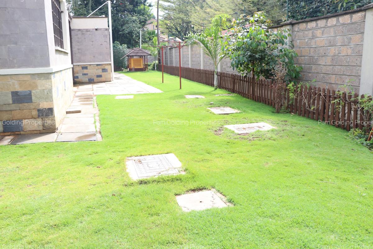 5 Bed Villa with En Suite in Runda - 3