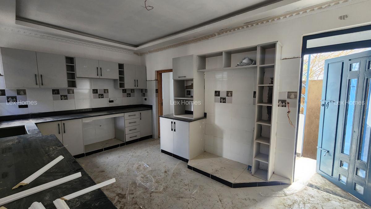 3 Bed House with En Suite at Rimpa - 7