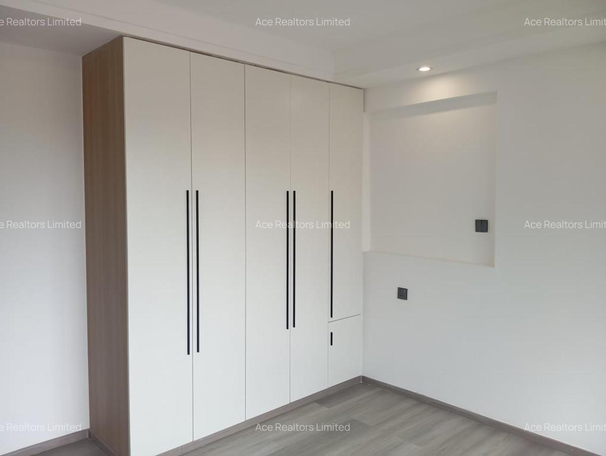 2 Bed Apartment with En Suite at Lavington - 5