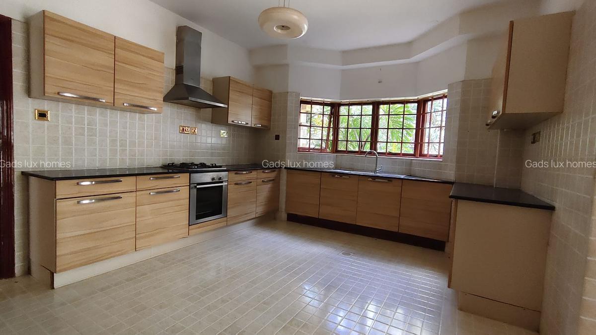 4 Bed Villa with En Suite at Runda - 2