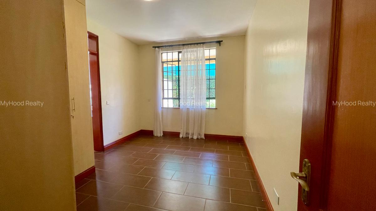 4 Bed House with En Suite in Runda - 9