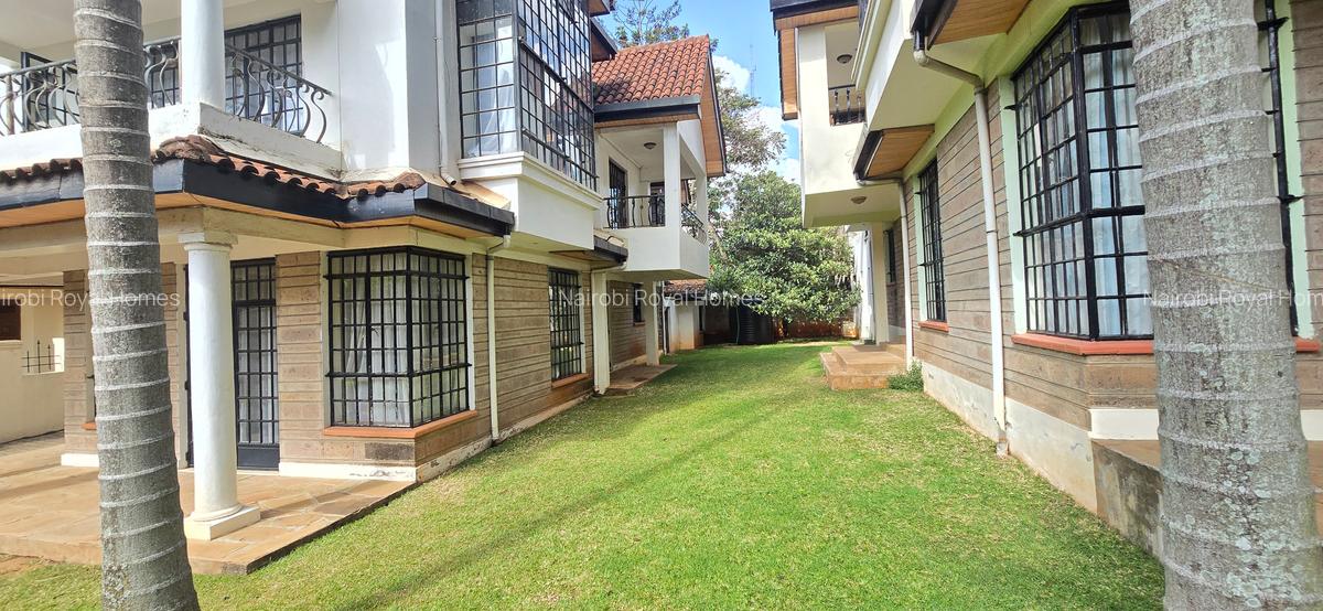 5 Bed Townhouse with En Suite at Lavington Green - 5