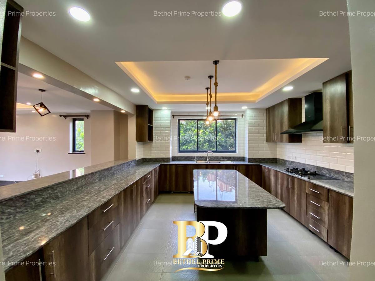 3 Bed Apartment with En Suite in Lavington - 11