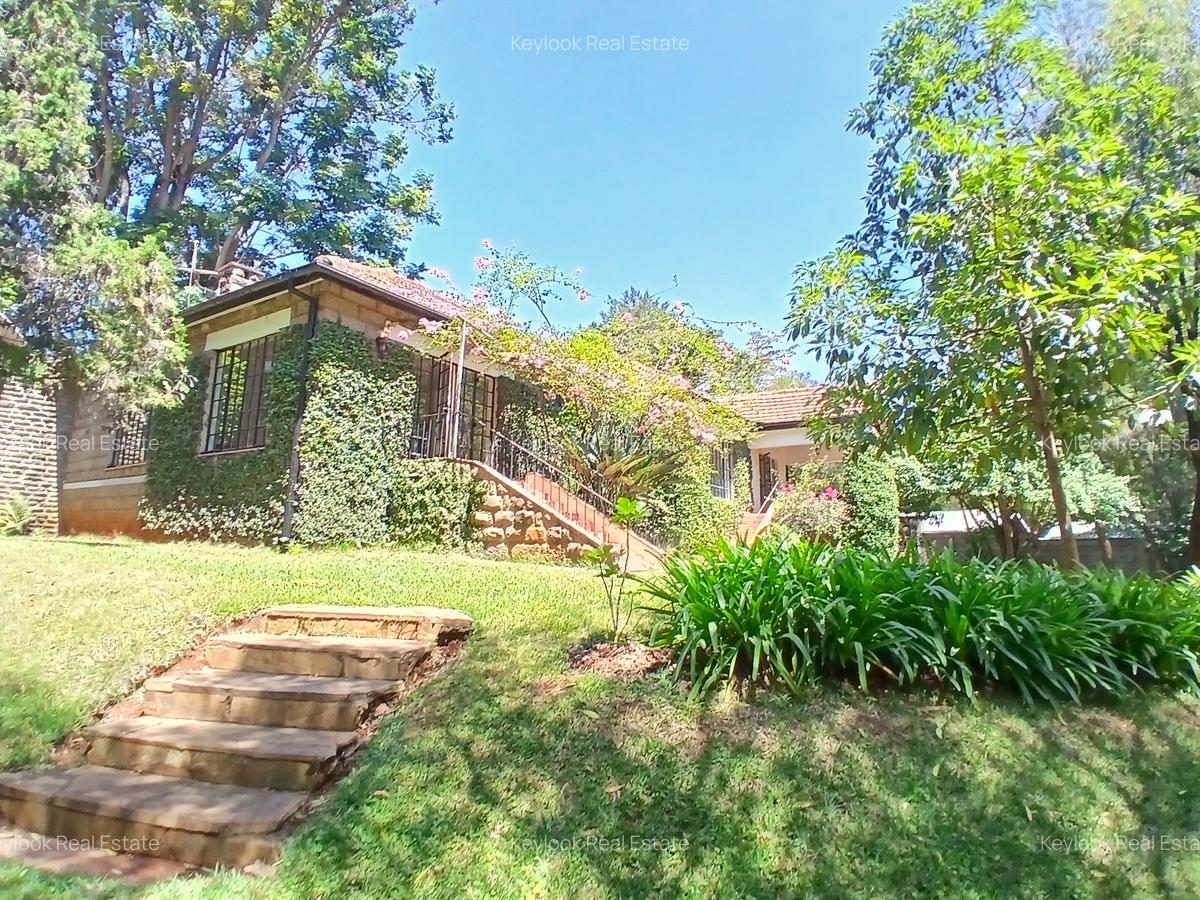 4 Bed House with En Suite at Lavington - 6