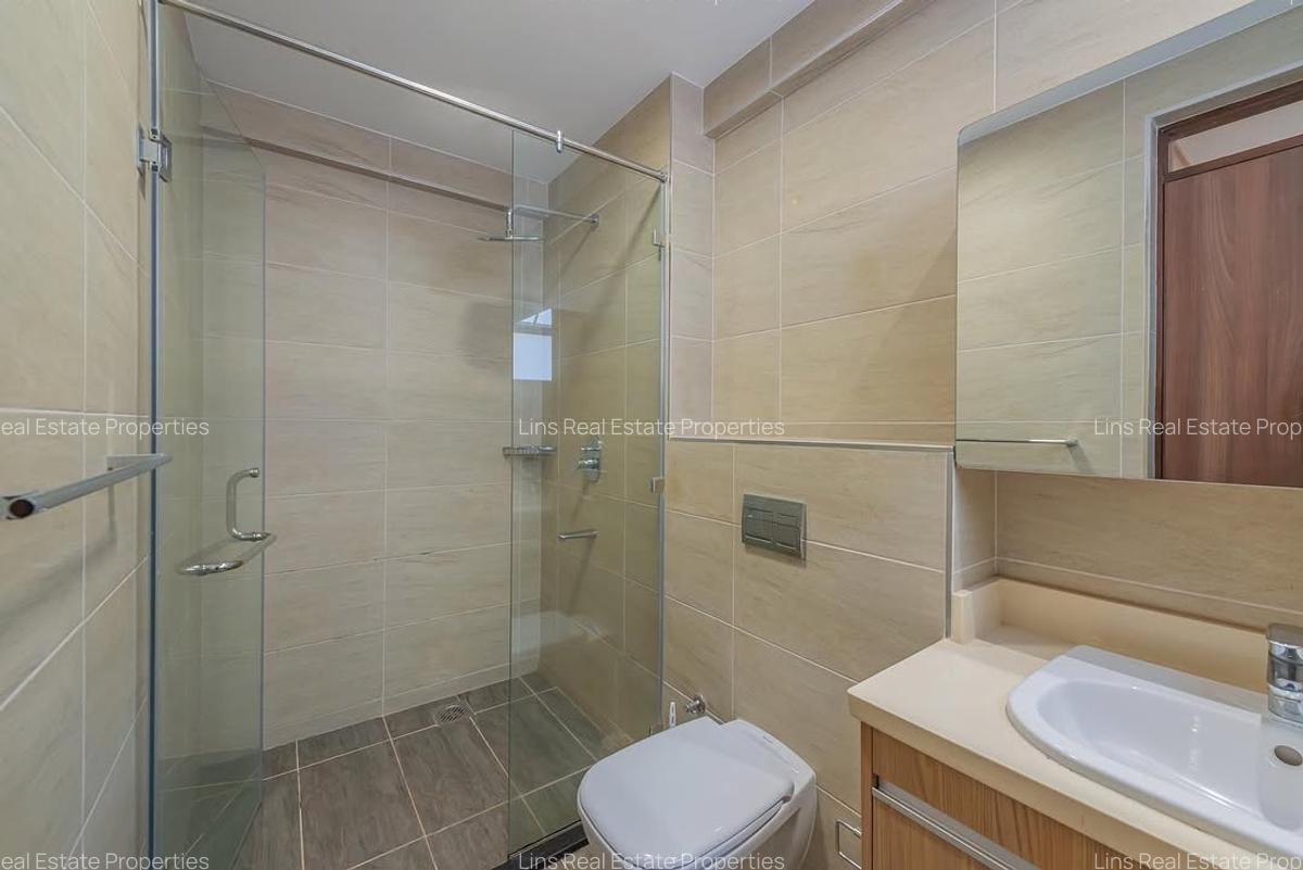 4 Bed Townhouse with En Suite in Lavington - 9