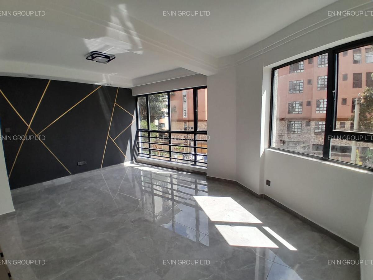 1 Bed Apartment with En Suite in Hurlingham - 1