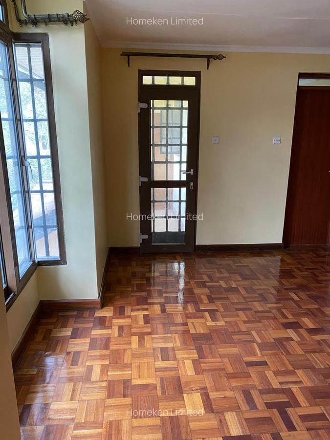 4 Bed Townhouse with En Suite at Lavington - 6
