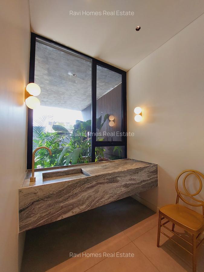 5 Bed Apartment with En Suite in Westlands Area - 17