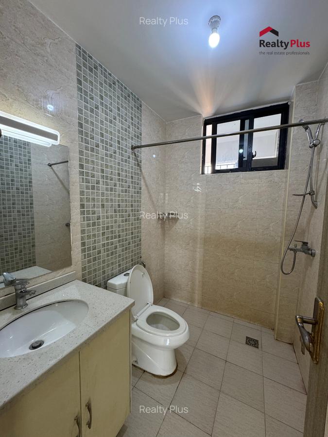 3 Bed Apartment with En Suite at Dennis Pritt Road - 5