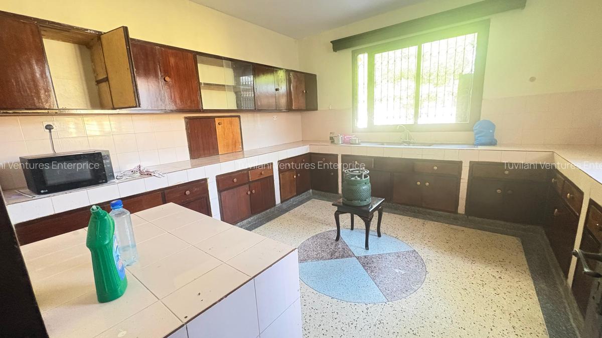 5 Bed Townhouse with En Suite at Nyali Mombasa - 7