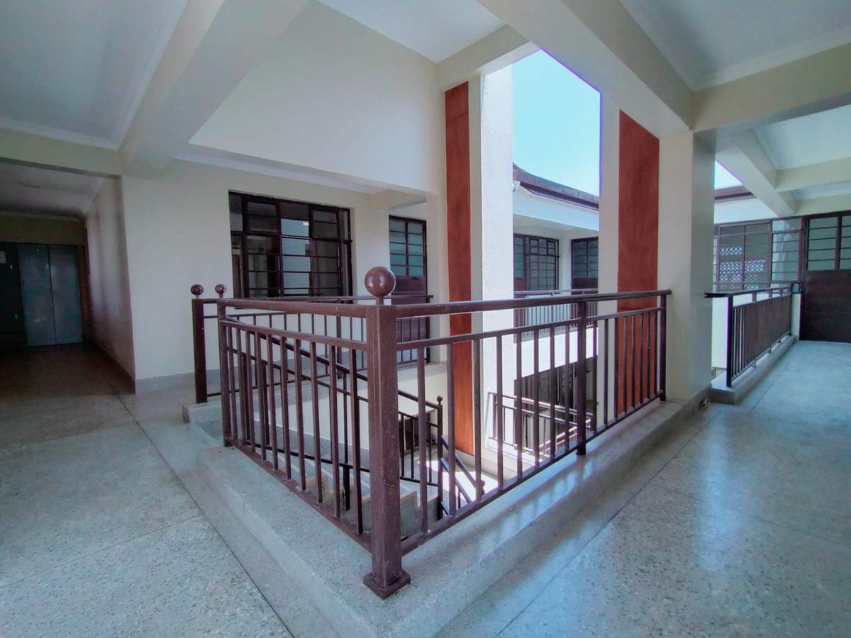 2 Bed Apartment with En Suite in Naivasha Road - 17