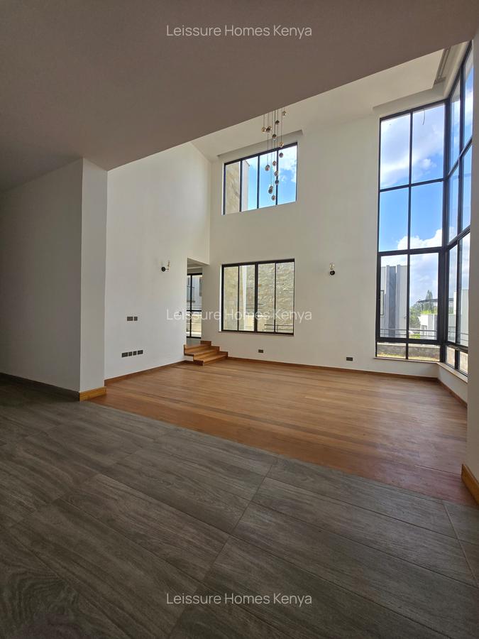 5 Bed Villa with En Suite at Apple Cross - 5