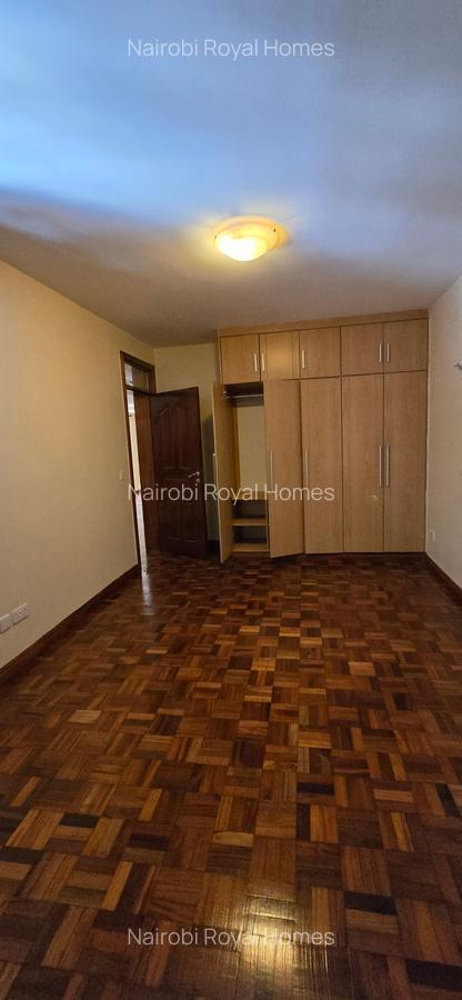 5 Bed Townhouse with En Suite at Lavington Green - 18