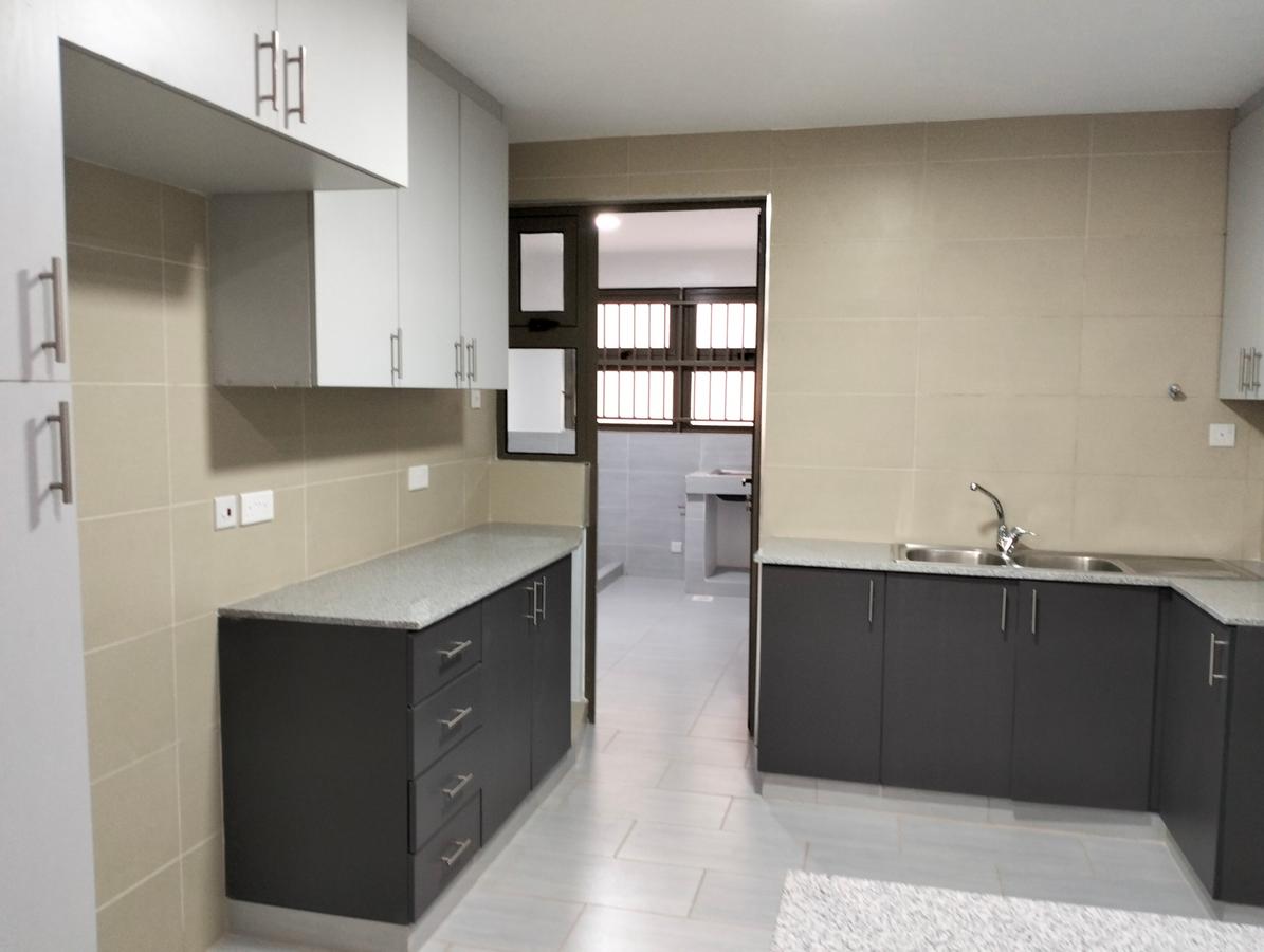 3 Bed Apartment with En Suite in Lavington - 5