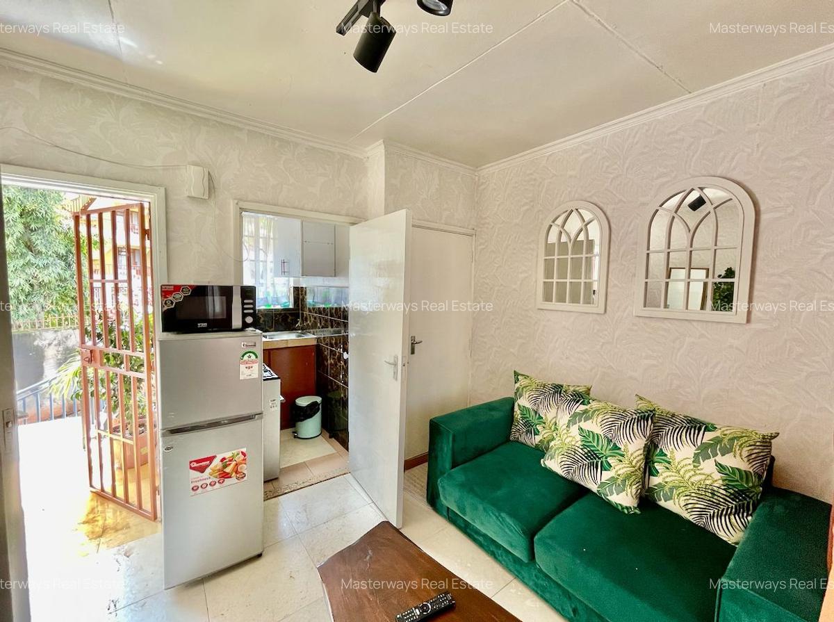 Serviced Studio Apartment with En Suite at School Lane - 7