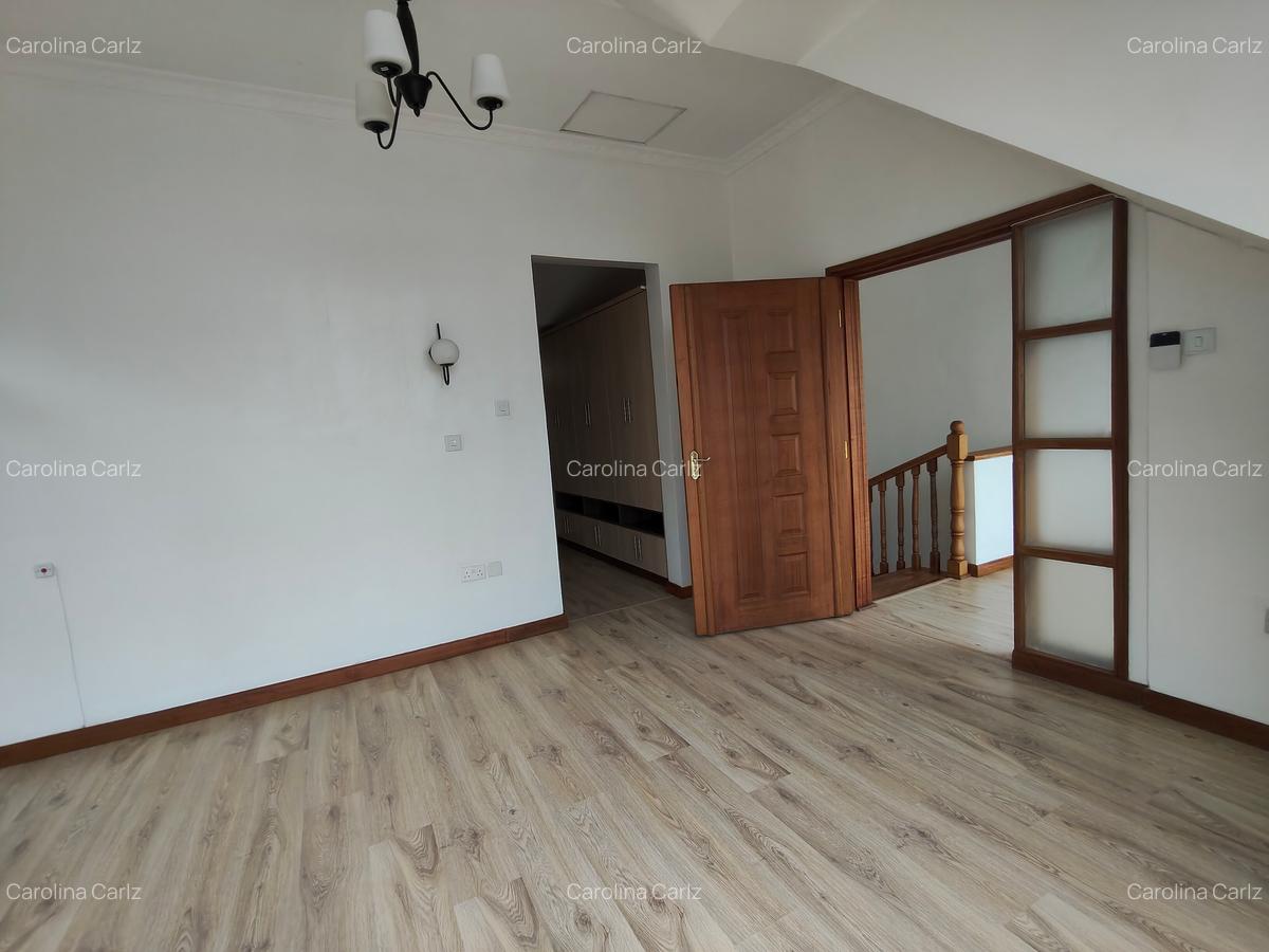 3 Bed Apartment with En Suite at Nyari - 12