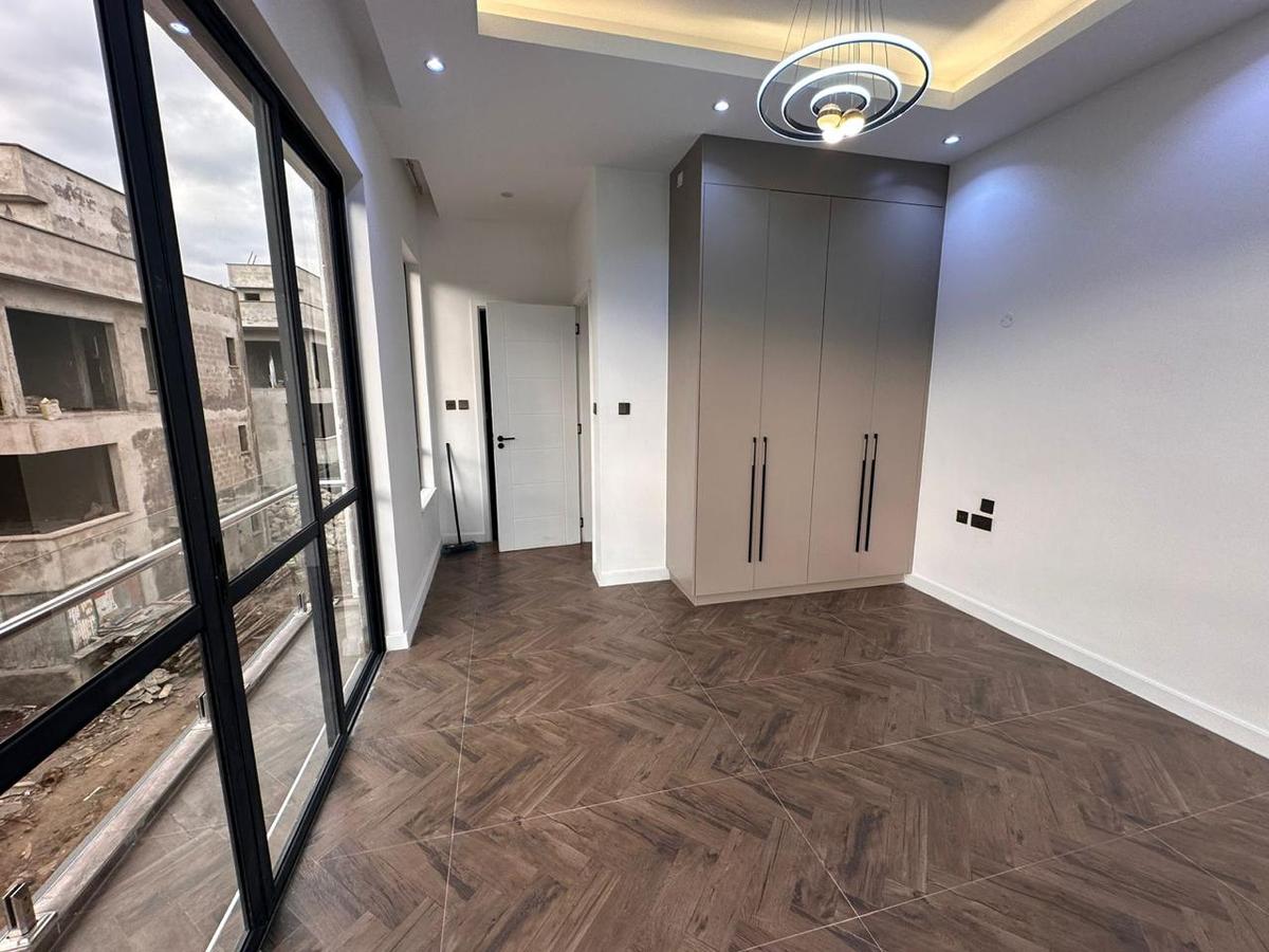 4 Bed Townhouse with En Suite in Lavington - 18