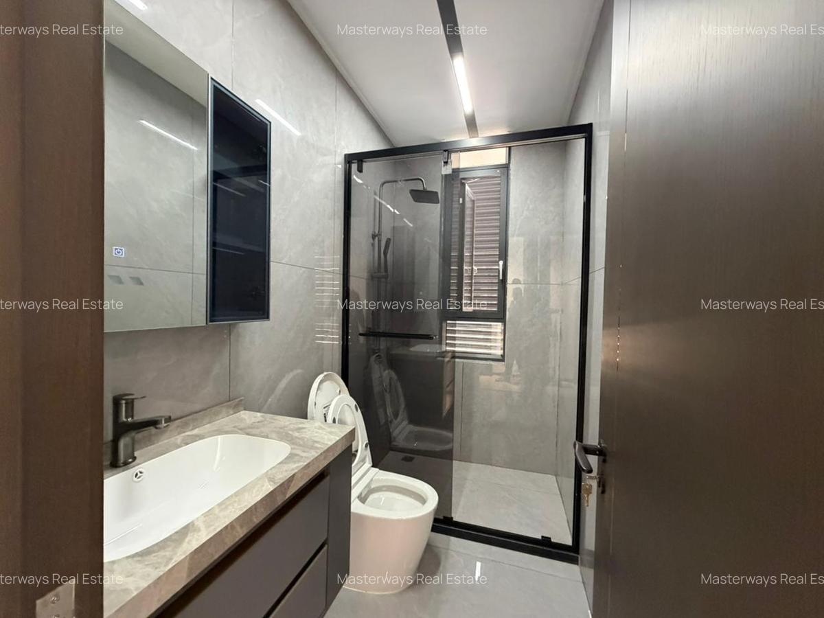 5 Bed Villa with En Suite in Lavington - 12