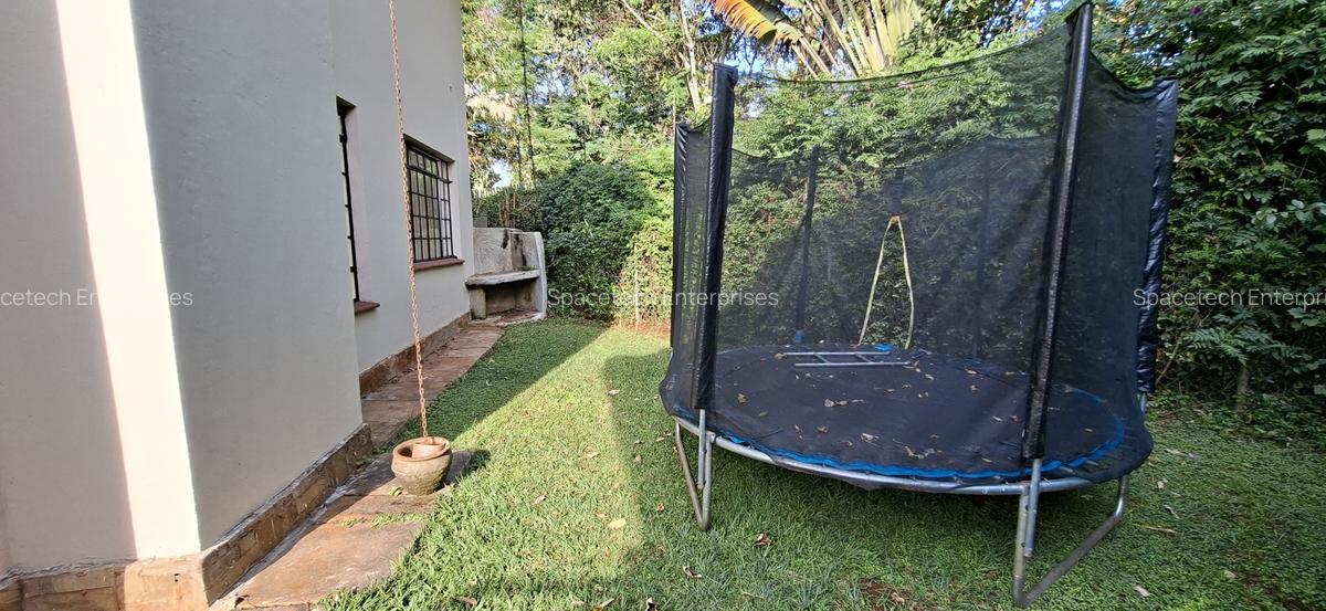 4 Bed Townhouse with Garden in Spring Valley - 3