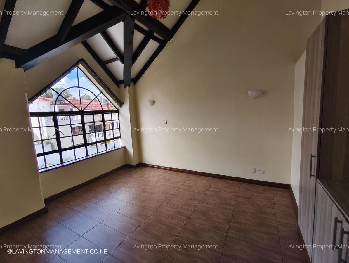 5 Bed Townhouse with En Suite at Lavington Green - 18