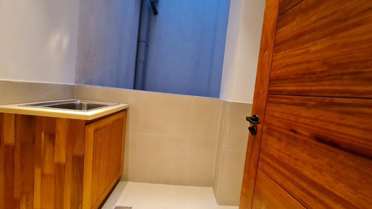 Serviced 2 Bed Apartment with En Suite at Westlands - 10