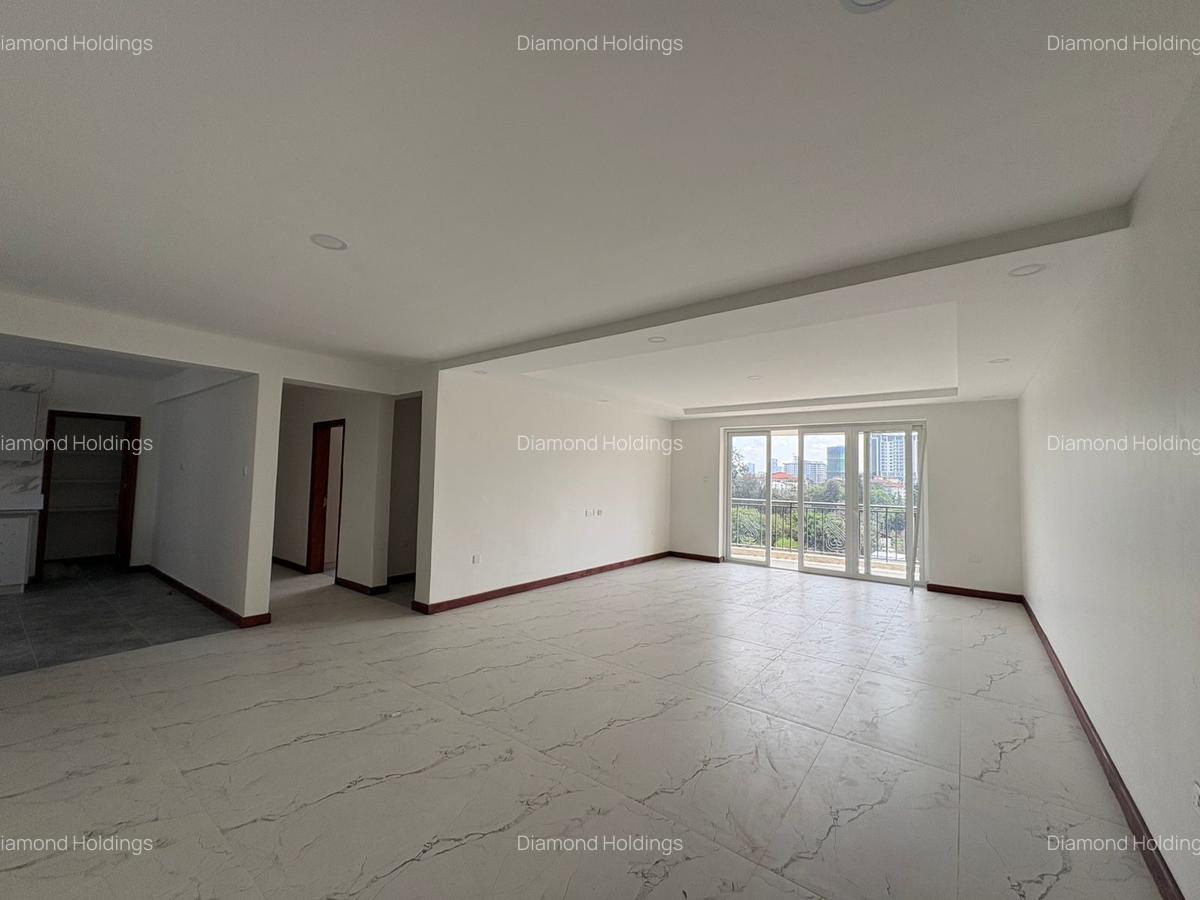 3 Bed Apartment with En Suite at Parklands - 2