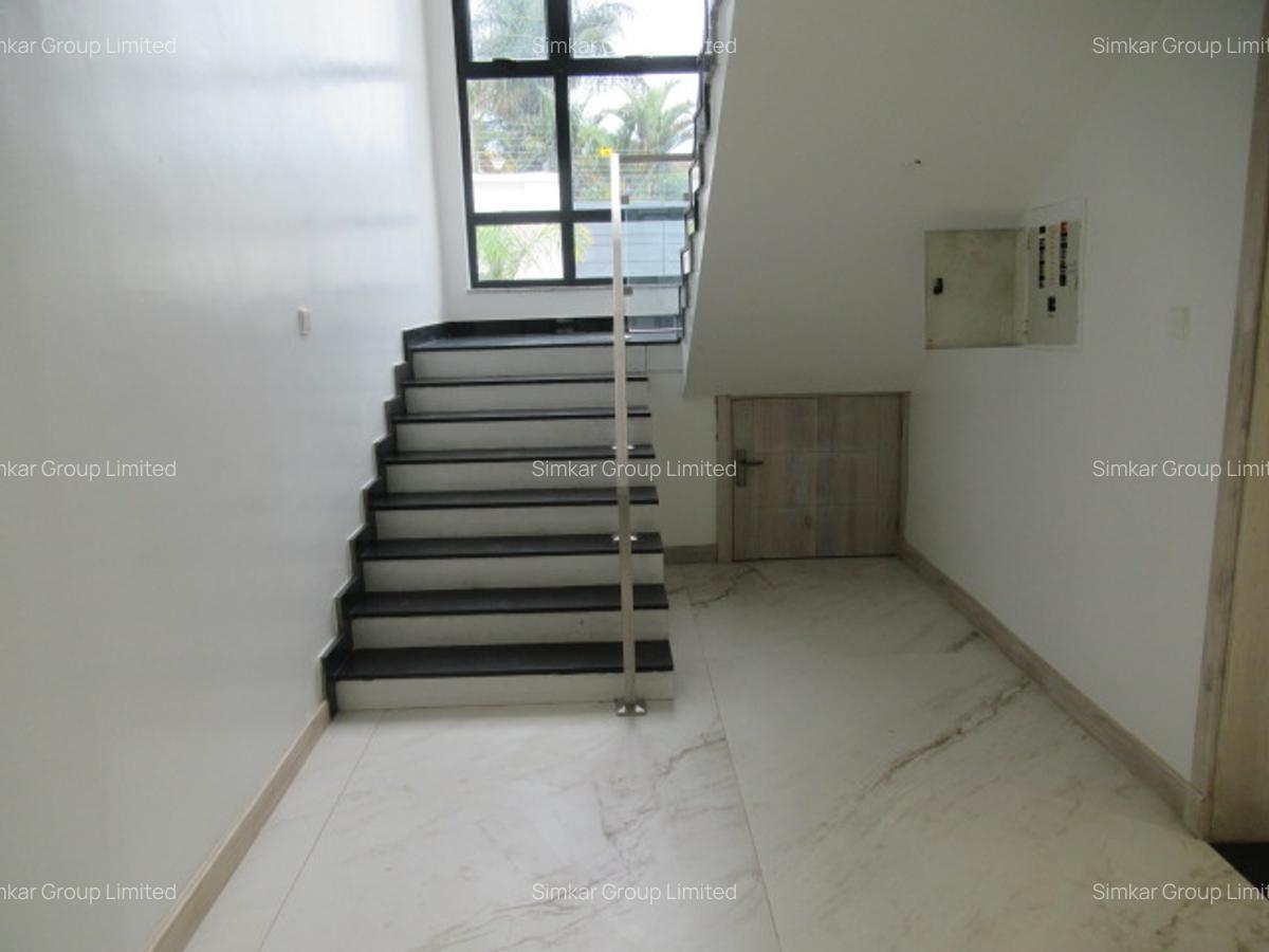 5 Bed House with En Suite at Runda - 12