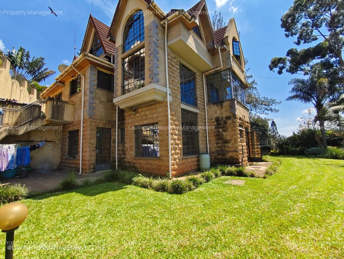 5 Bed Townhouse with En Suite at Lavington Green - 1