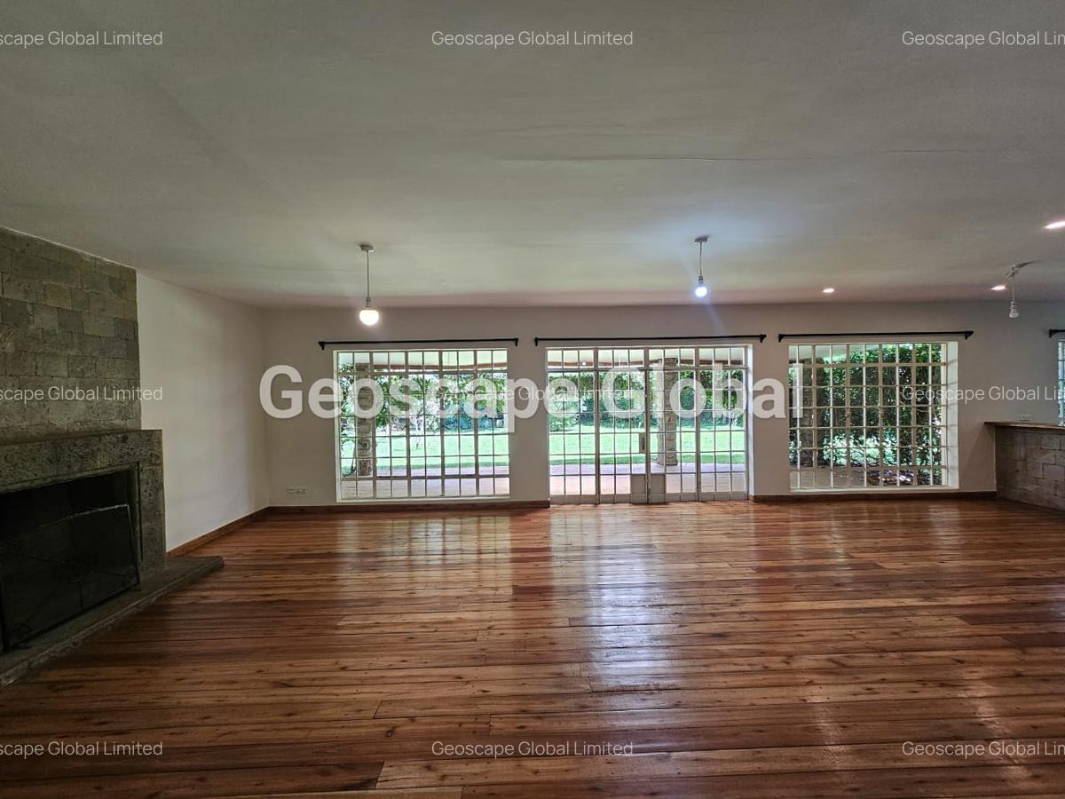 3 Bed House with En Suite in Ridgeways - 8