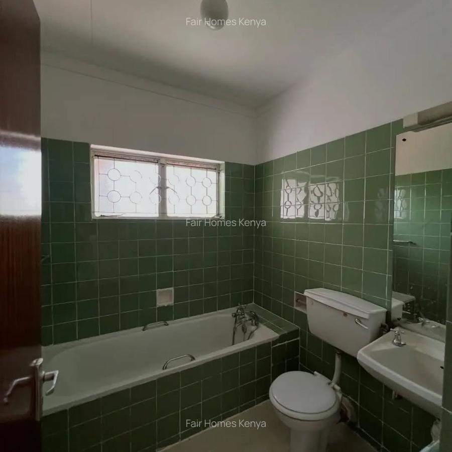 4 Bed Townhouse with En Suite at James Gichuru - 9