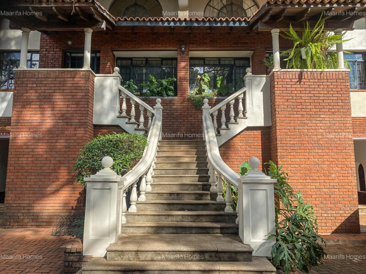 Serviced 3 Bed Apartment with En Suite in Riverside - 2