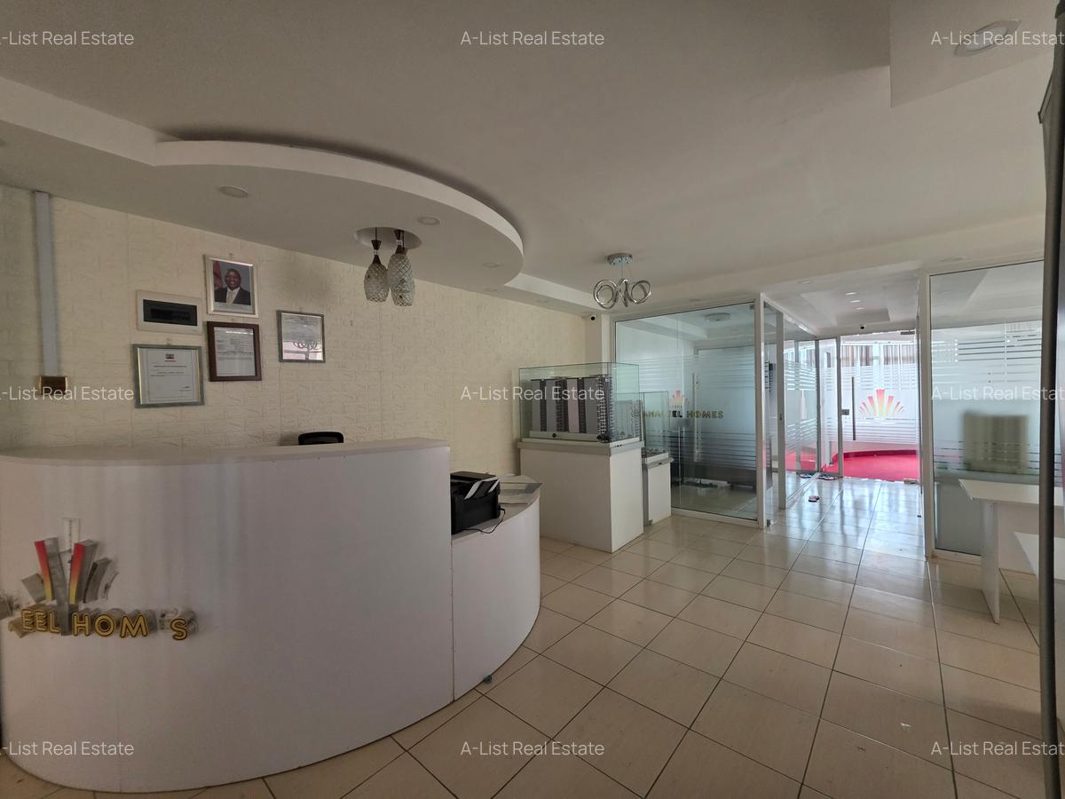 1,205 ft² Commercial Property with Service Charge Included at Parklands - 16