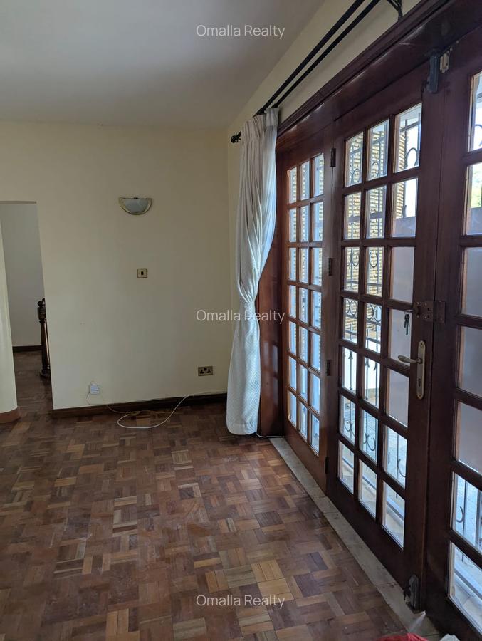 5 Bed House with En Suite in Runda - 8