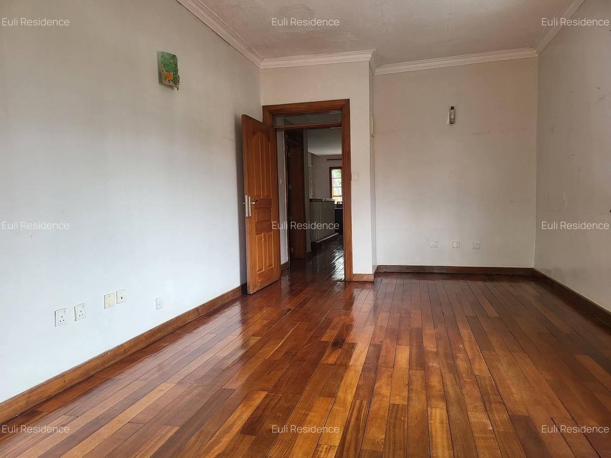 4 Bed House with En Suite at Mimosa Close - 15