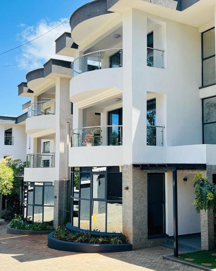 5 Bed Townhouse with En Suite at Lavington