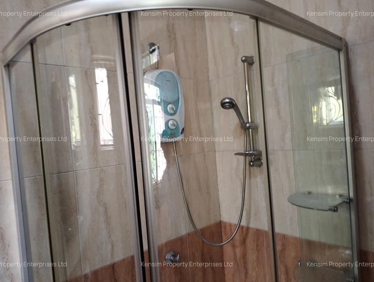 5 Bed Townhouse with En Suite in Lavington - 10