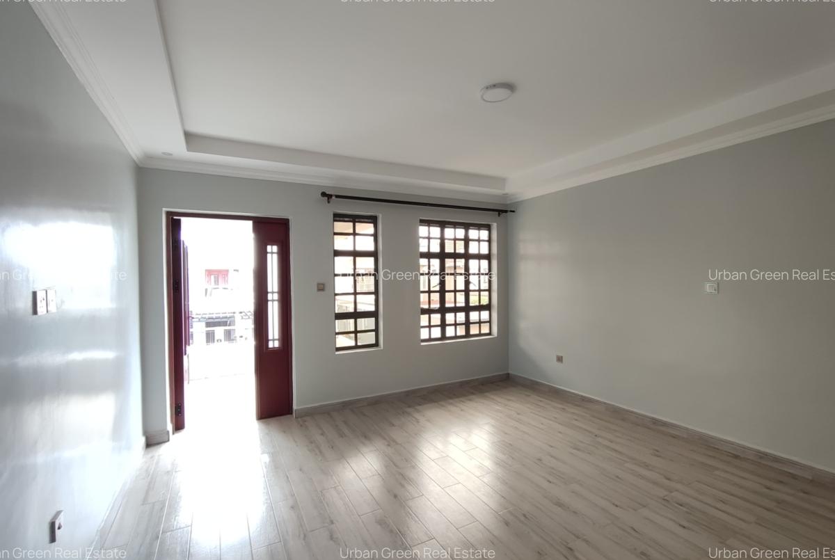 4 Bed House with En Suite in Kamakis - 2