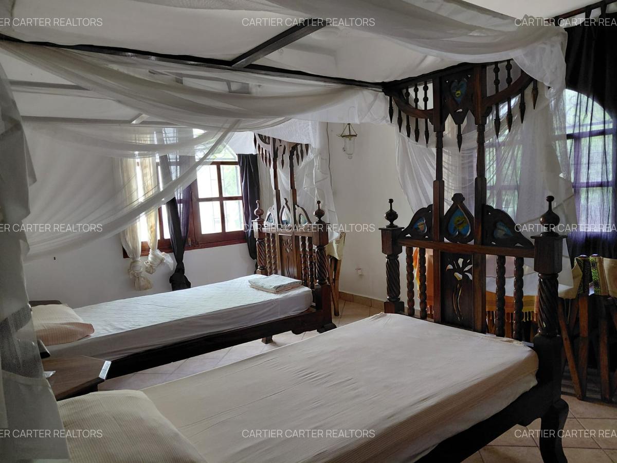 4 Bed Villa with En Suite in Watamu - 14