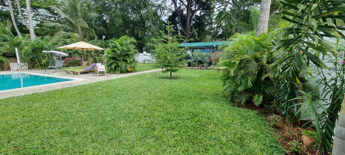 3 Bed Villa with En Suite at La-Marina Mtwapa - 4