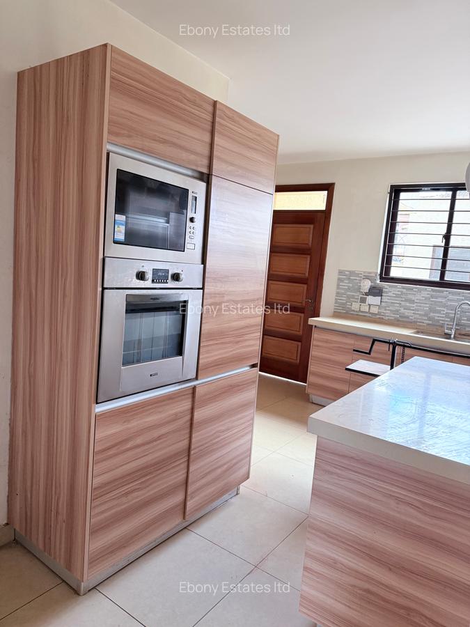 5 Bed Townhouse with En Suite in Lavington - 14