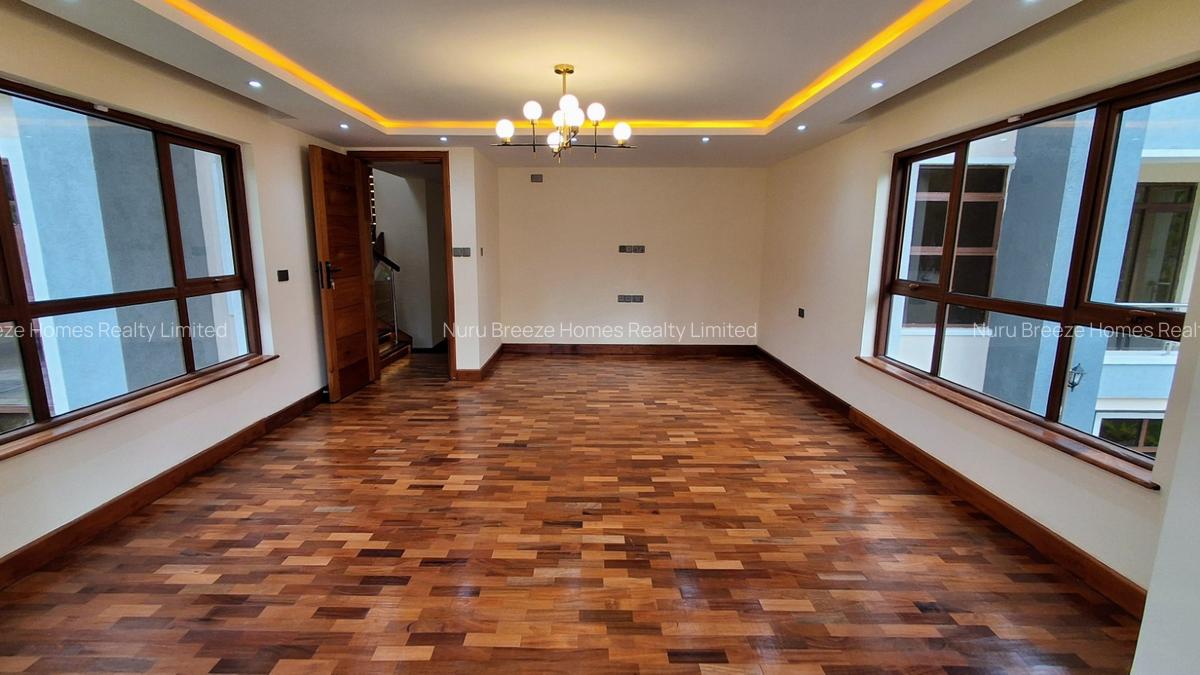 4 Bed House with En Suite in Rosslyn - 16