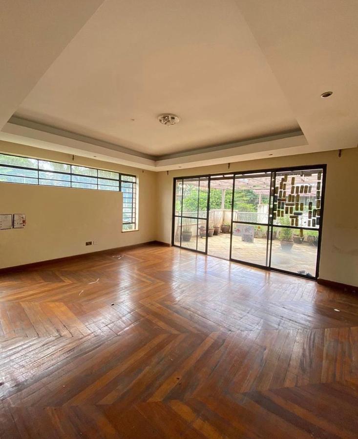 5 Bed Townhouse with En Suite in Lavington - 4