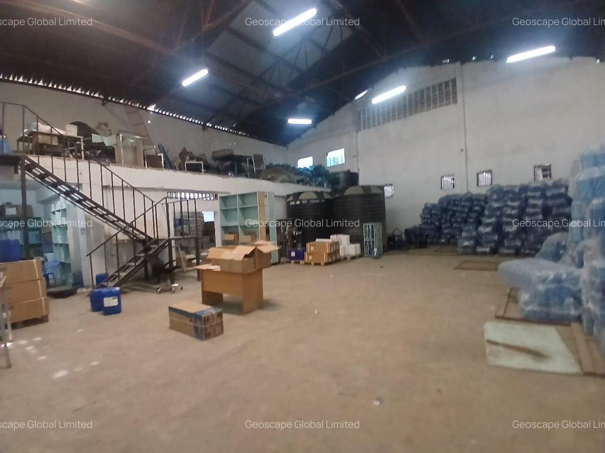 5,000 ft² Warehouse with Backup Generator in Industrial Area - 5