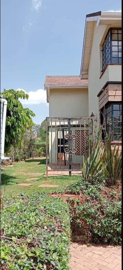 4 Bed Townhouse with En Suite in Kitisuru - 12