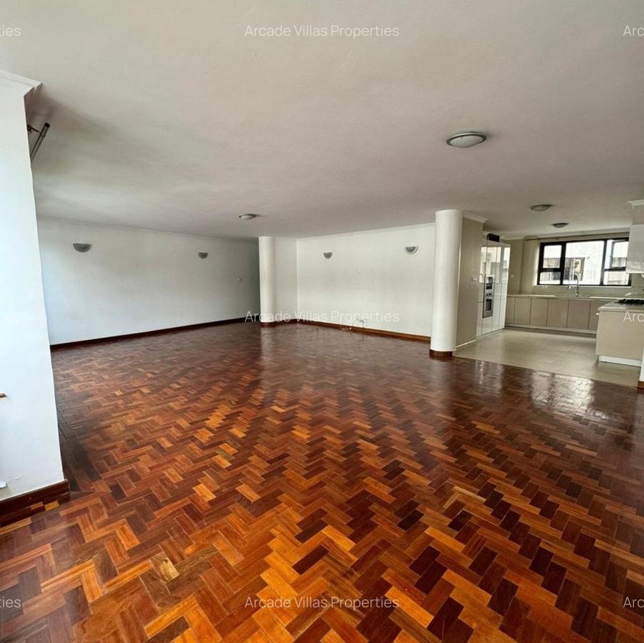 3 Bed Apartment with En Suite in Riverside - 3