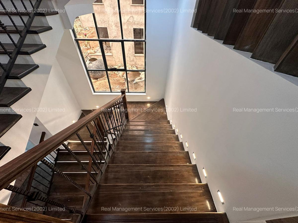 4 Bed Townhouse with En Suite at Muthangari Drive - 10