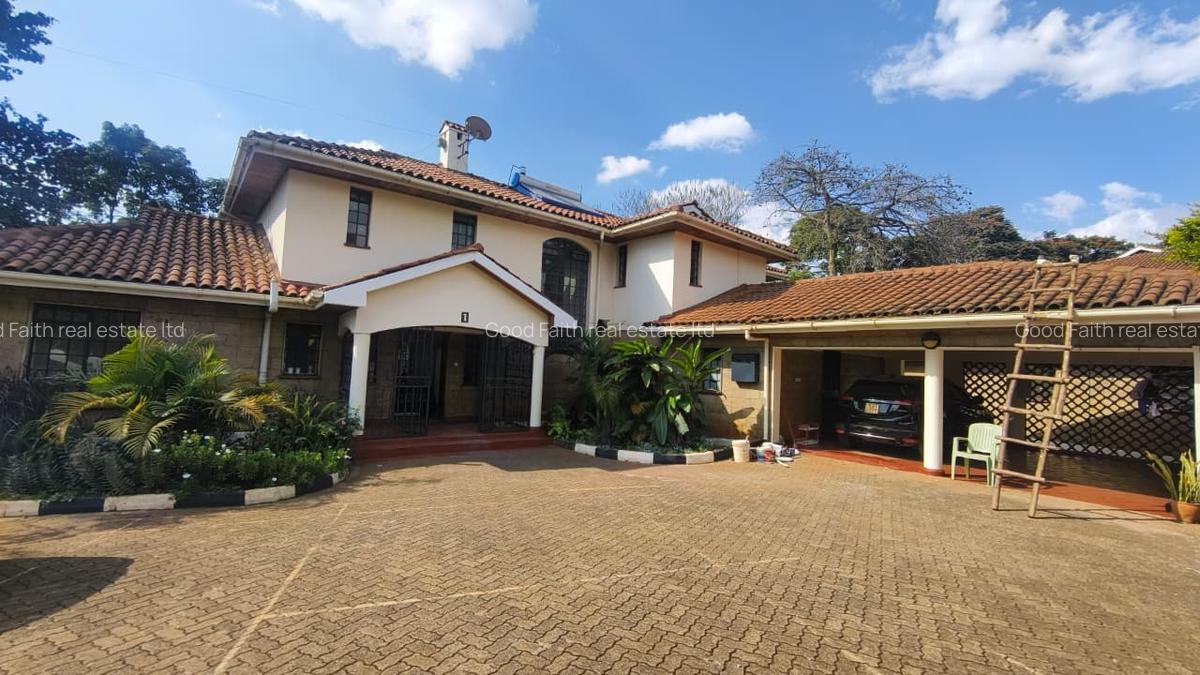 5 Bed House with En Suite in Runda - 2